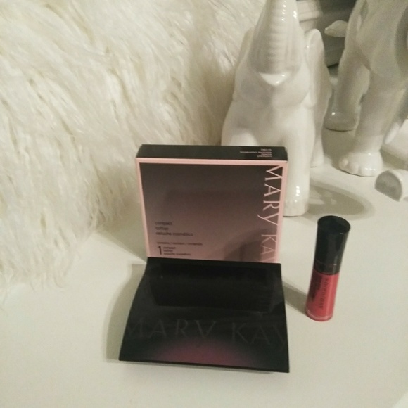 Mary Kay Nourishine Lip Gloss - Picture 1 of 3